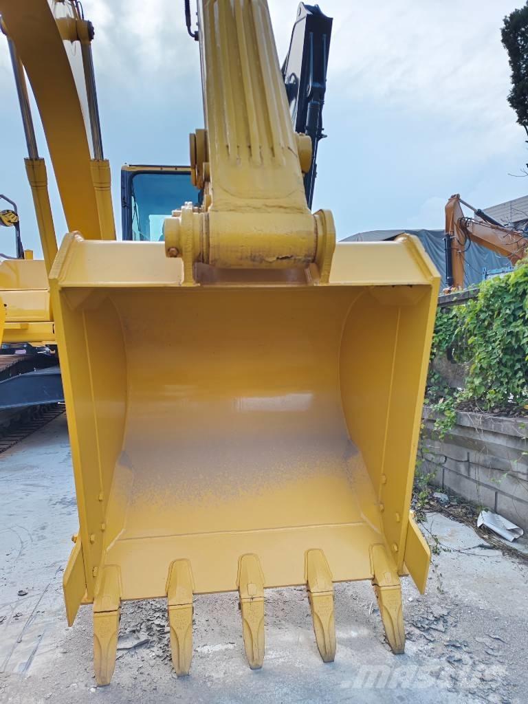 Komatsu PC 220-7 حفارات زحافة