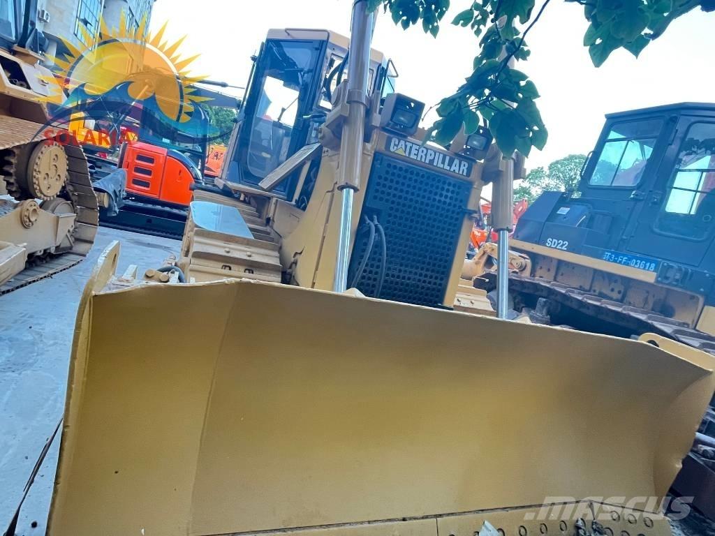 CAT D 7 G بلدوزرات مجنزرة