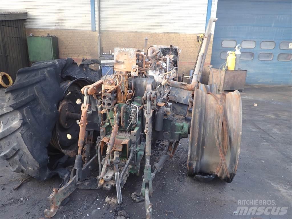 John Deere 7810 الجرارات