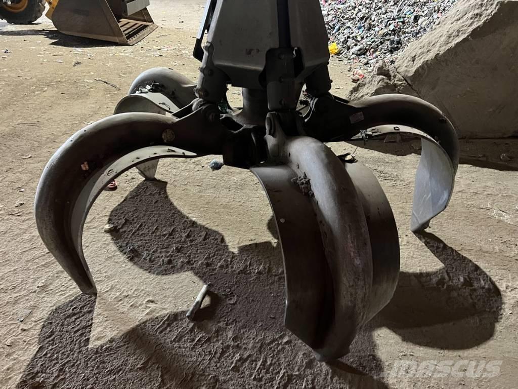 Liebherr LH 22 M مناولات المخلفات / مناولات صناعية