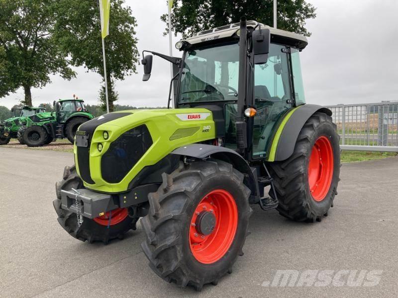 CLAAS AXOS 240 الجرارات
