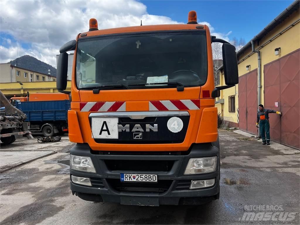 MAN TGS 26.320 6X4 شاحنات بمقصورة وهيكل