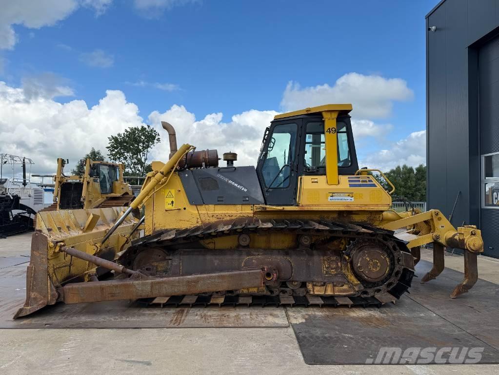 Komatsu D 65 PX-12 بلدوزرات مجنزرة