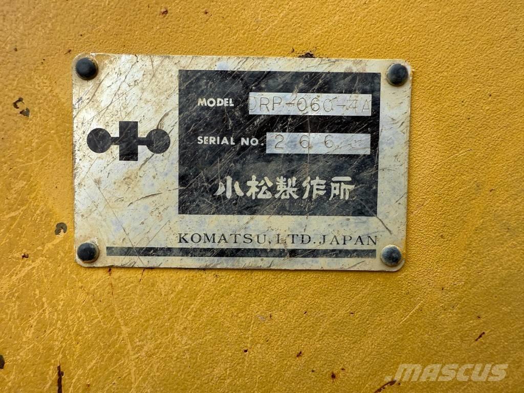 Komatsu D 65 PX-12 بلدوزرات مجنزرة