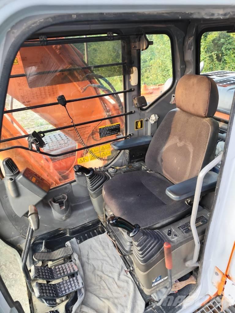 Hitachi ZX 180 LC حفارات زحافة