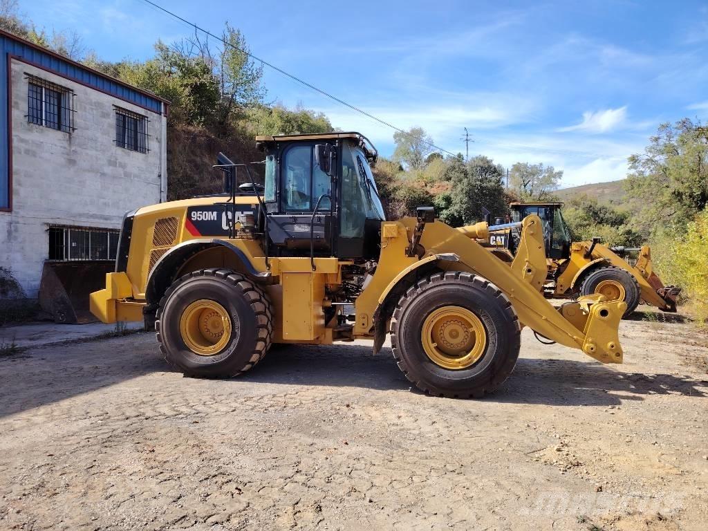 CAT 950 M لوادر بعجل
