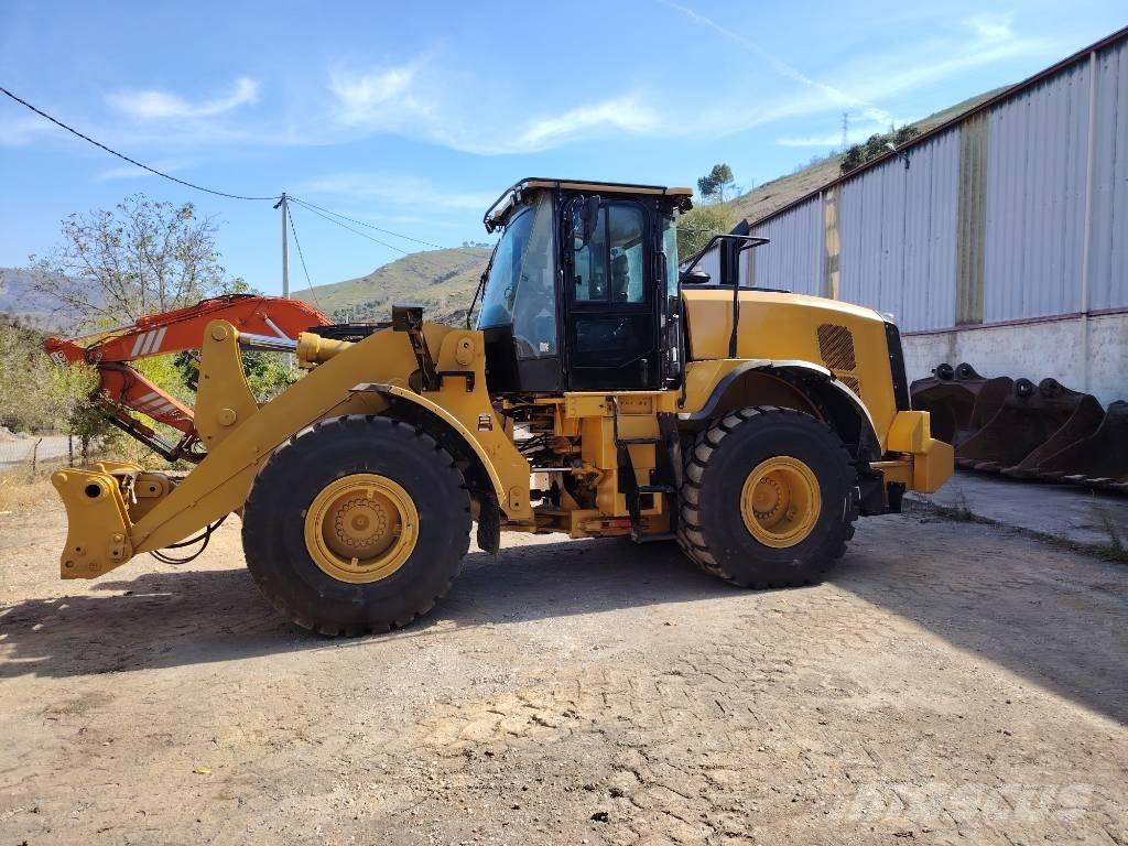 CAT 950 M لوادر بعجل