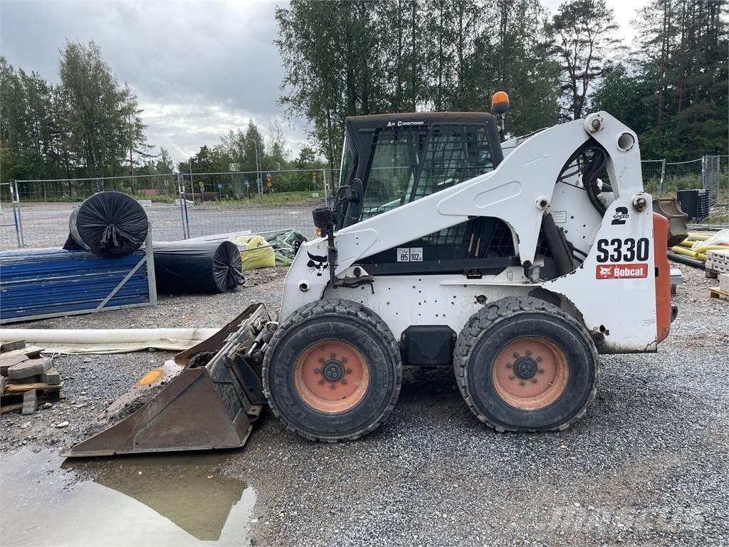 Bobcat S330 لوادر انزلاقية التوجيه