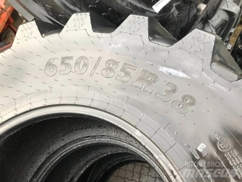 BKT 650/85R38 الإطارات والعجلات والحافات