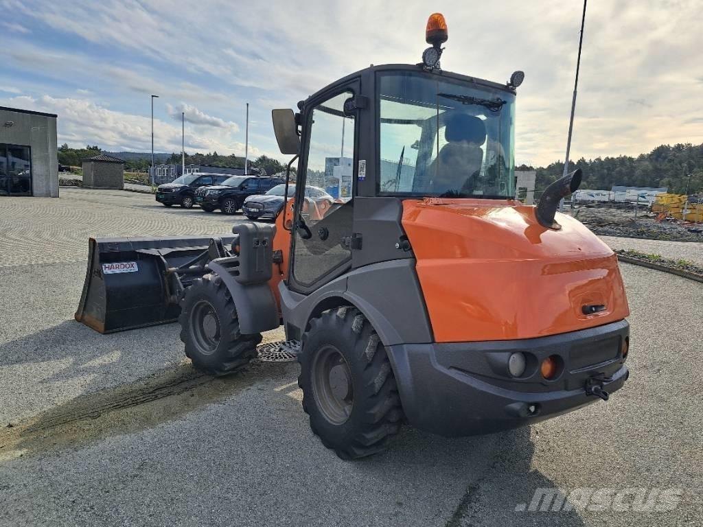 Hitachi ZW 75 لوادر بعجل
