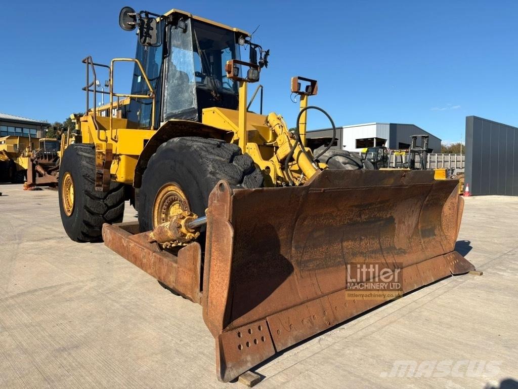 CAT 824 H بلدوزرات بعجلات
