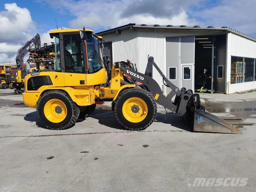 Volvo L35HT لوادر بعجل