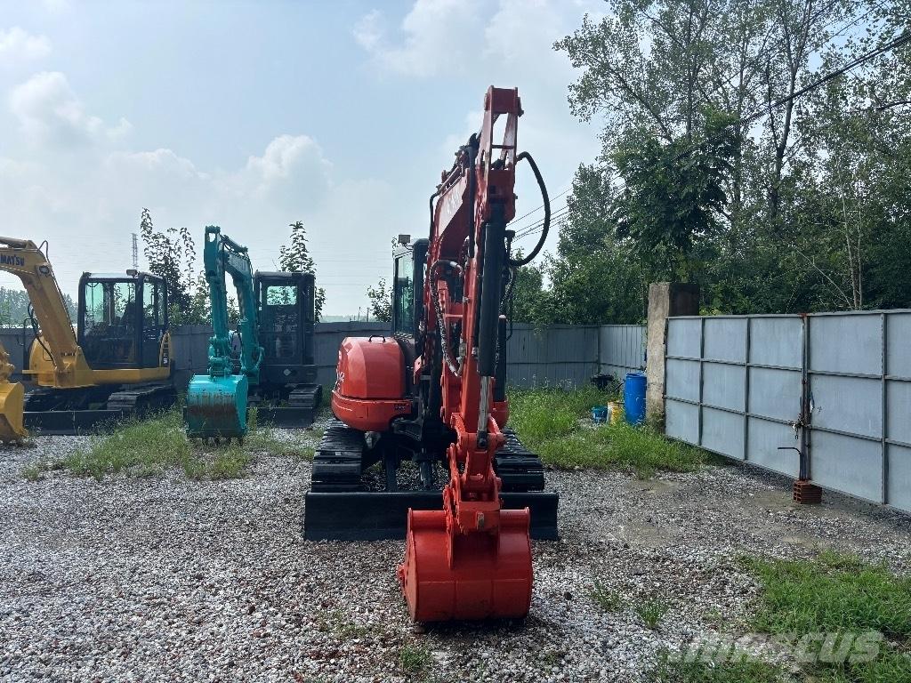 Kubota U 40 حفارات صغيرة أقل من 7 طن (حفارات صغيرة)