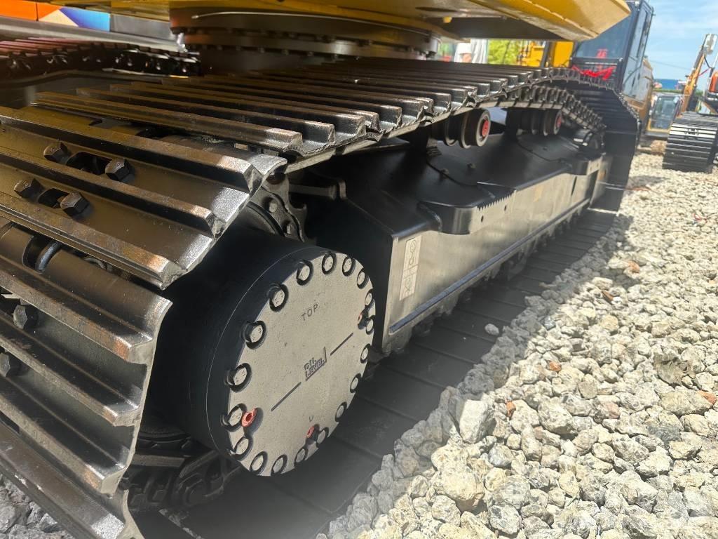 Komatsu PC 200-8 حفارات زحافة