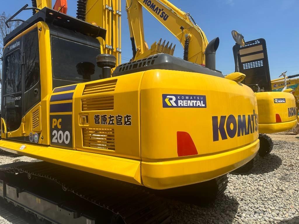 Komatsu PC 200-8 حفارات زحافة