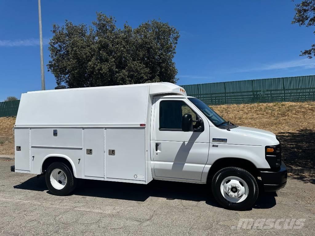 Ford Econoline E-350 شاحنات خفيفة/مفصلية الجوانب