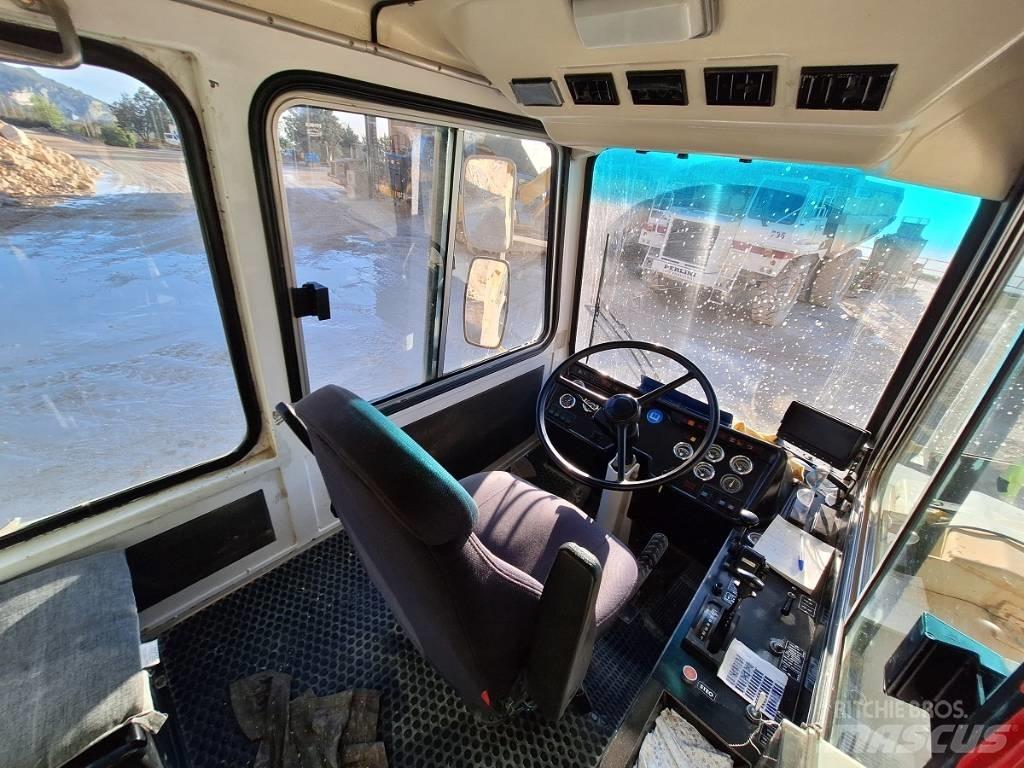 Perlini D655E شاحنات المخلفات الصلبة