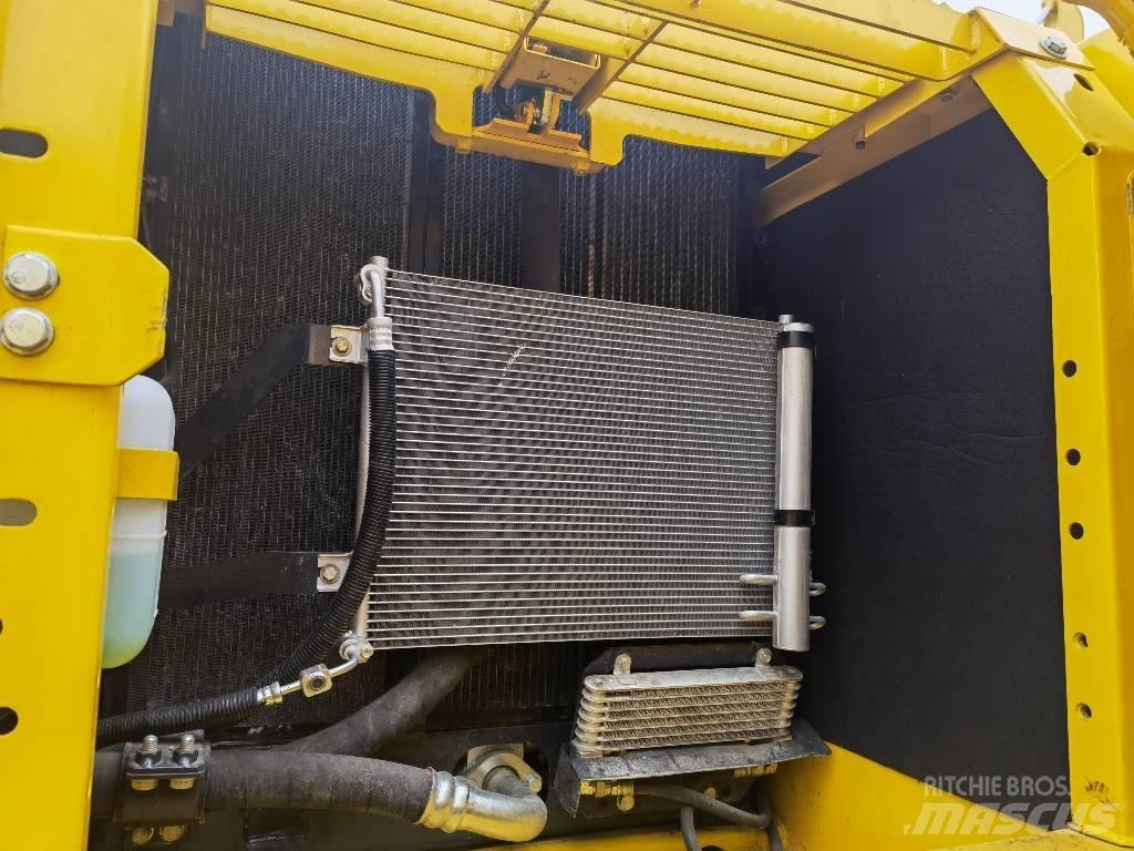 Komatsu pc200-8 حفارات زحافة