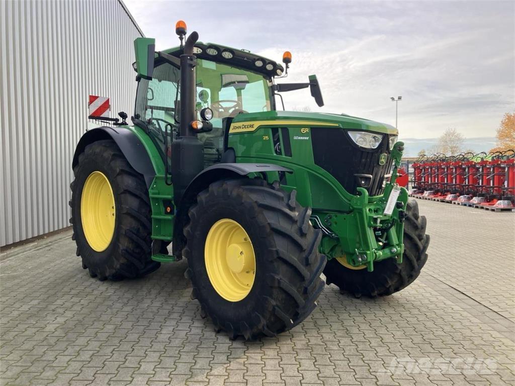 John Deere 6R 215 الجرارات