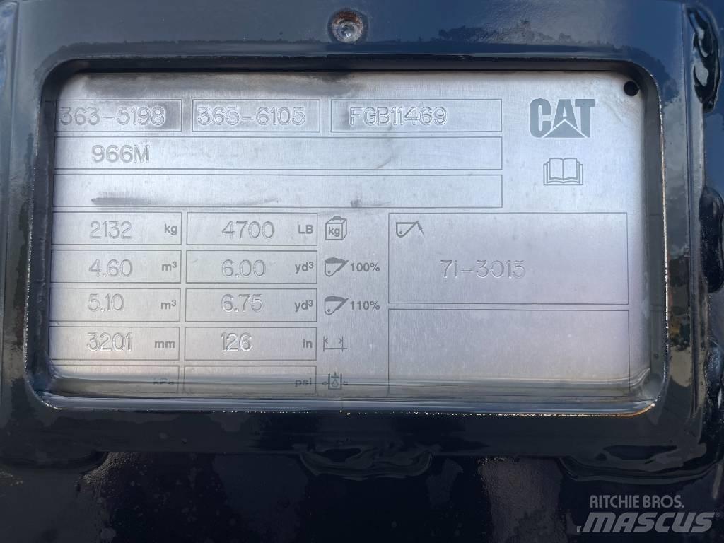 CAT 966M لوادر بعجل