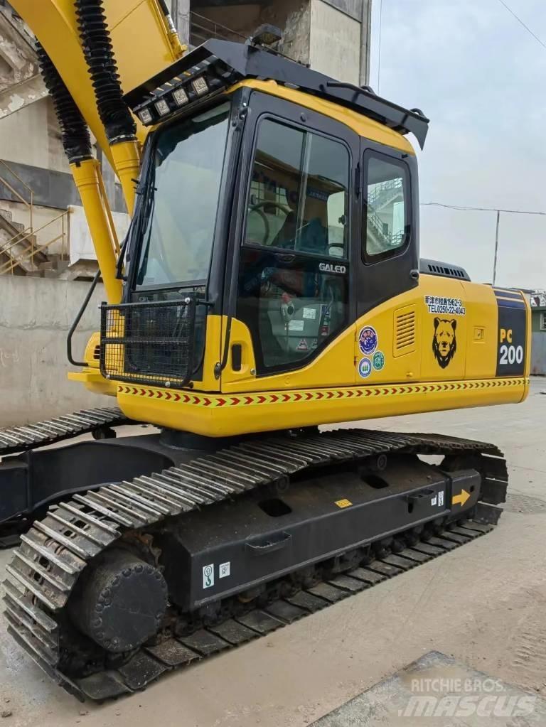 Komatsu PC 200-7L حفارات زحافة