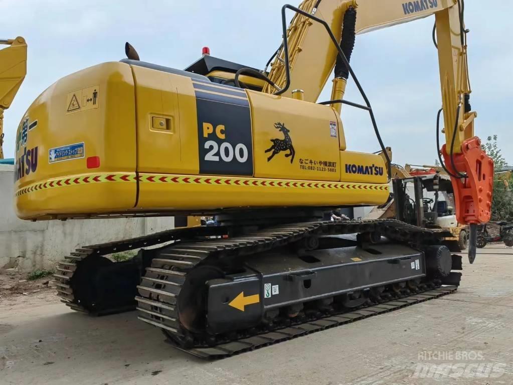Komatsu PC 200-7L حفارات زحافة