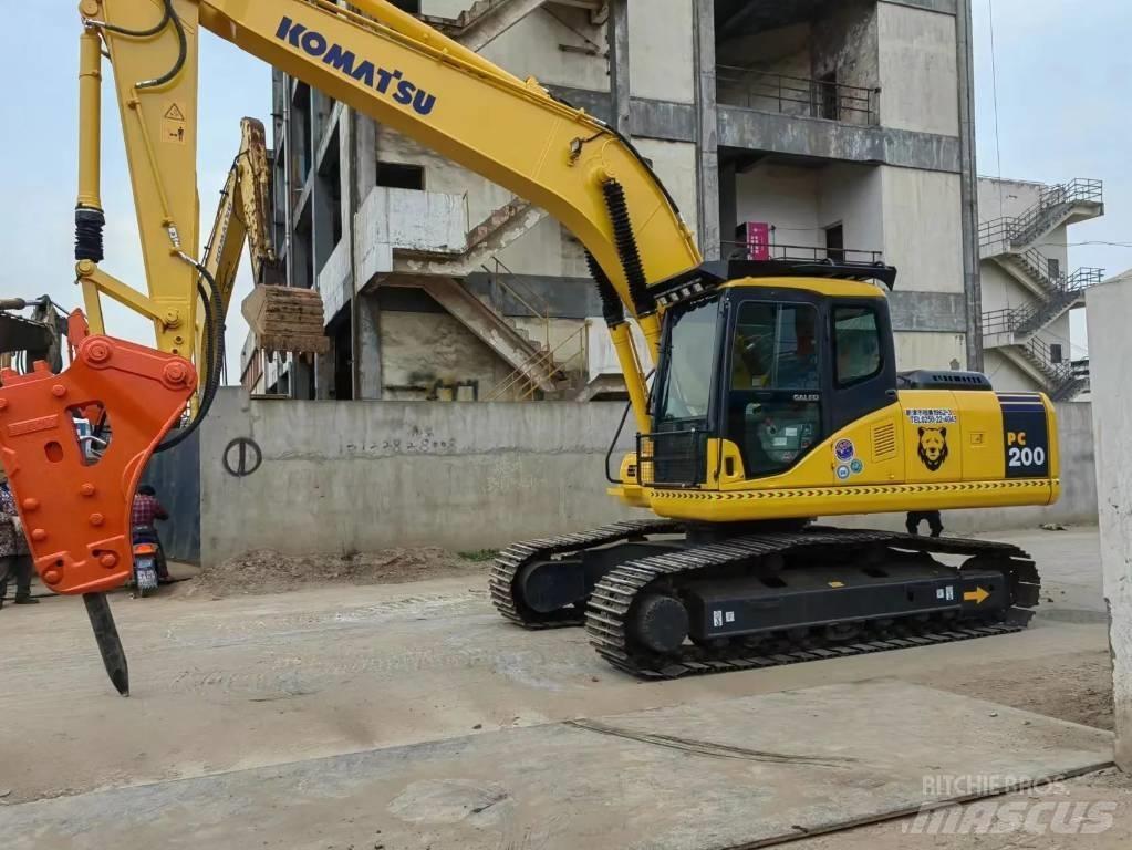 Komatsu PC 200-7L حفارات زحافة