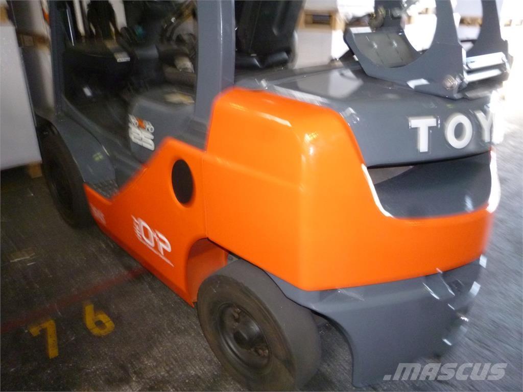 Toyota 02-8FGF25 شاحنات LPG