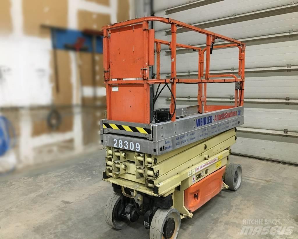 JLG 2030 ES رافعات مقصية الشكل