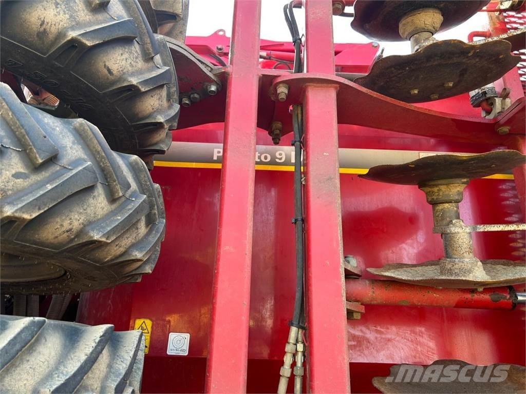 Horsch Pronto 9DC مثاقيب مدمجة