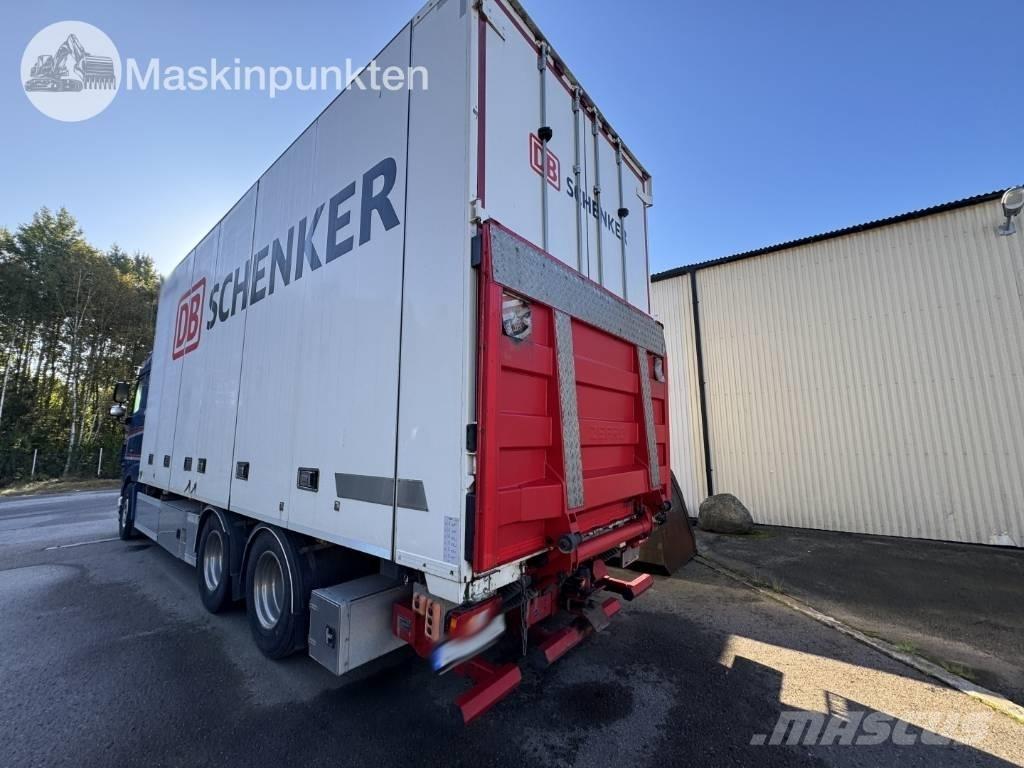 DAF FAS XF530Z شاحنات ذات هيكل صندوقي