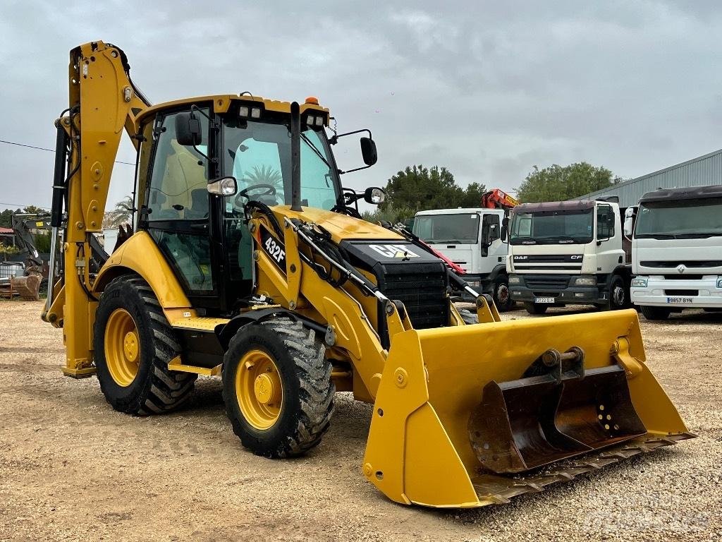 CAT 432 F لوادر ذات جرافات عكسية