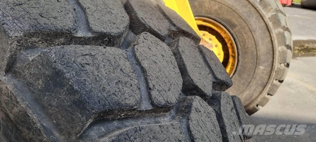 Volvo L 120 E لوادر بعجل