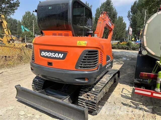 Doosan DX55 حفارات صغيرة أقل من 7 طن (حفارات صغيرة)