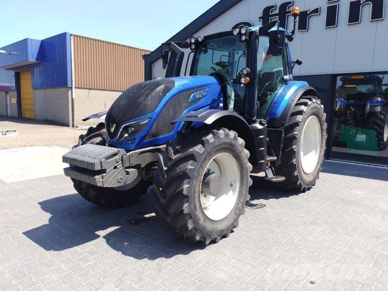 Valtra T194 A الجرارات
