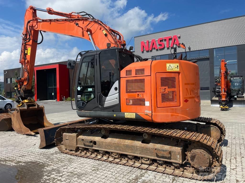 Hitachi ZX225USLC-5 حفارات زحافة