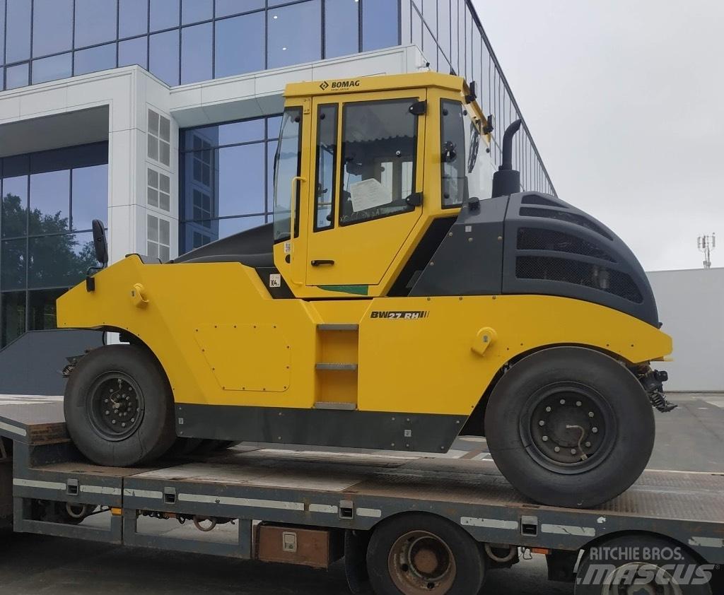 Bomag BW 24 R H مداحل ذات إطارات هوائية