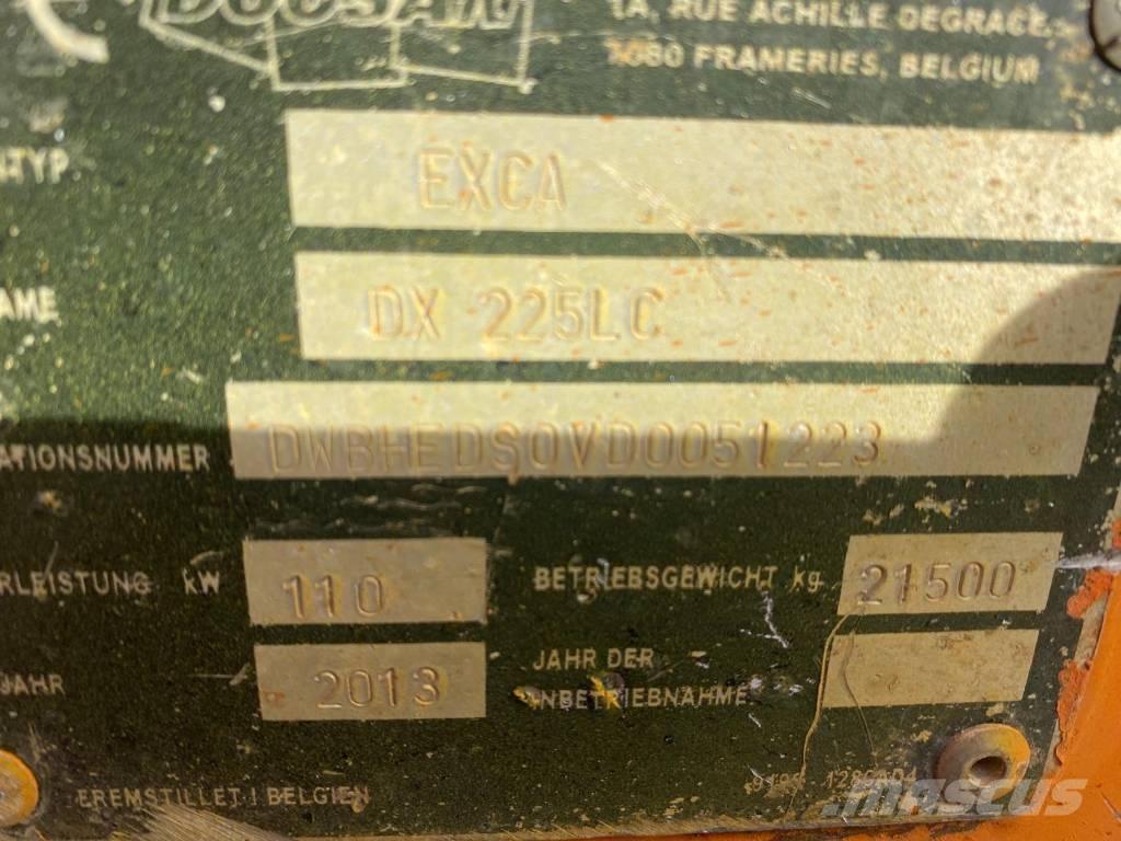 Doosan DX 225 LC حفارات زحافة