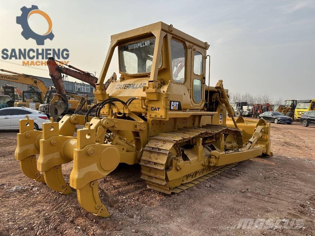 CAT D 7 G بلدوزرات مجنزرة