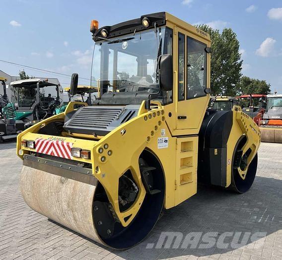 Bomag BW 161 AD-4 مداحل ثنائية الاسطوانة