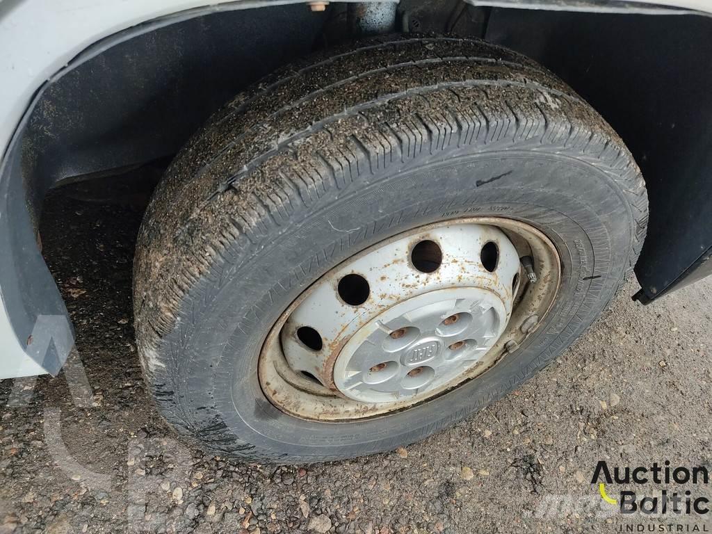 Fiat Ducato شاحنات خفيفة/مفصلية الجوانب