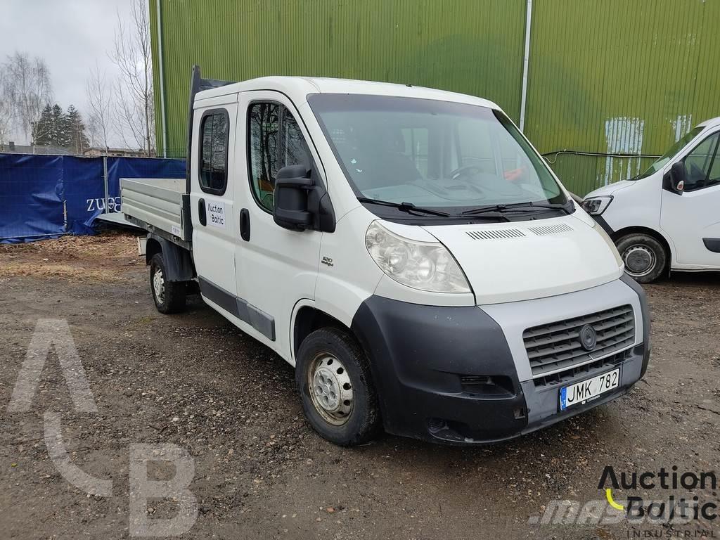 Fiat Ducato شاحنات خفيفة/مفصلية الجوانب