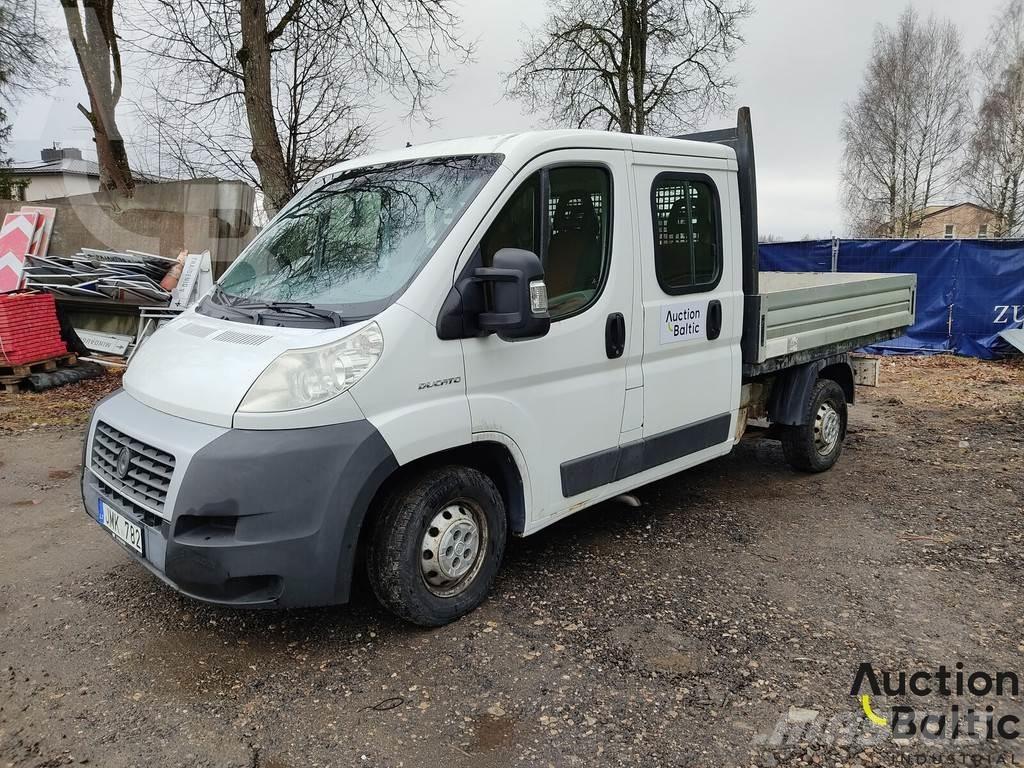 Fiat Ducato شاحنات خفيفة/مفصلية الجوانب
