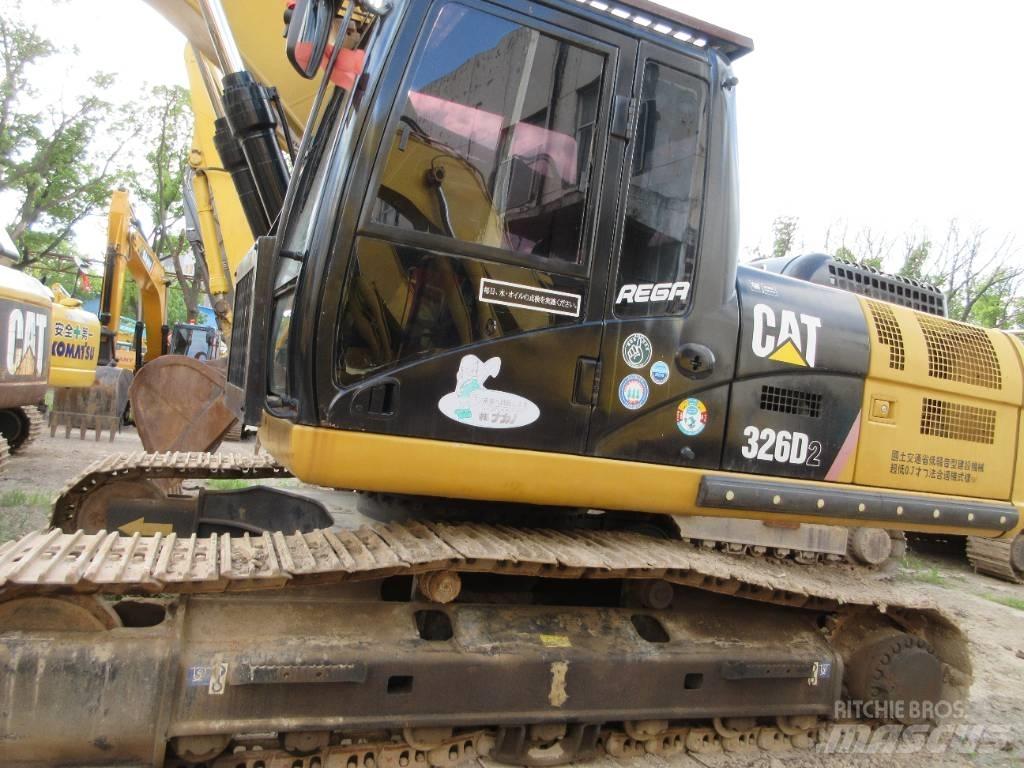 CAT 326 حفارات زحافة