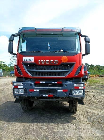 Iveco Trakker 410 شاحنات الرافعات