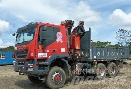 Iveco Trakker 410 شاحنات الرافعات