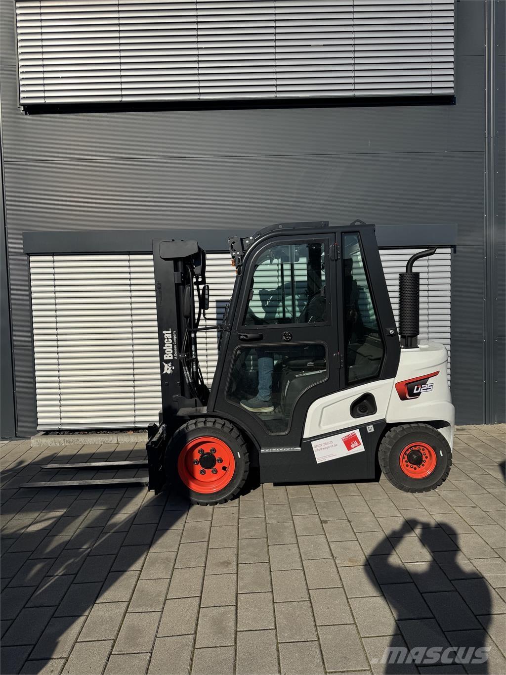 Bobcat D25NXS شاحنات الديزل