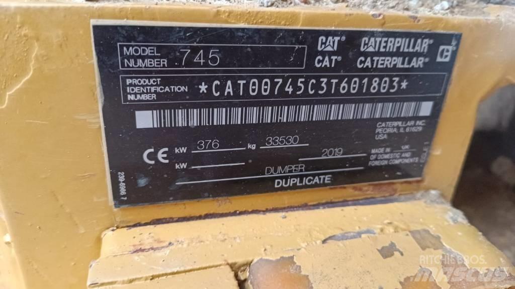 CAT 745 ساحبات مفصلية