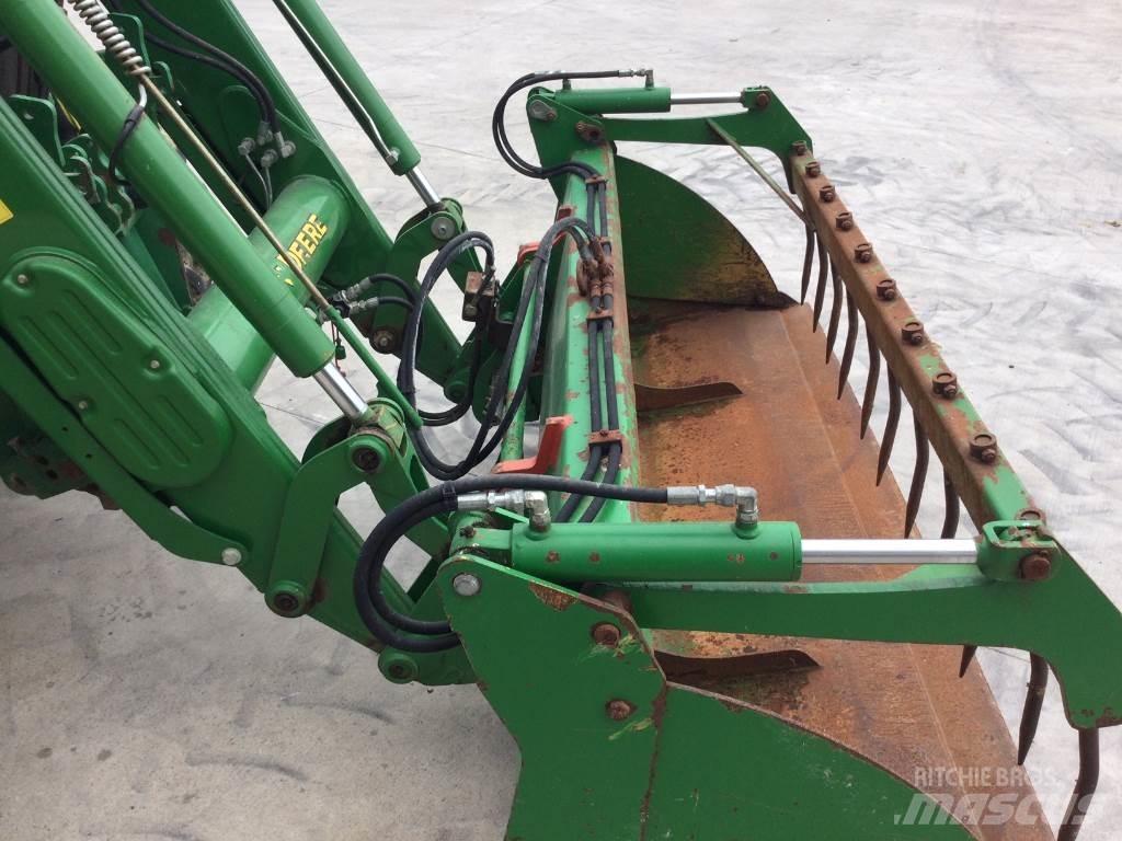 John Deere 6130R الجرارات