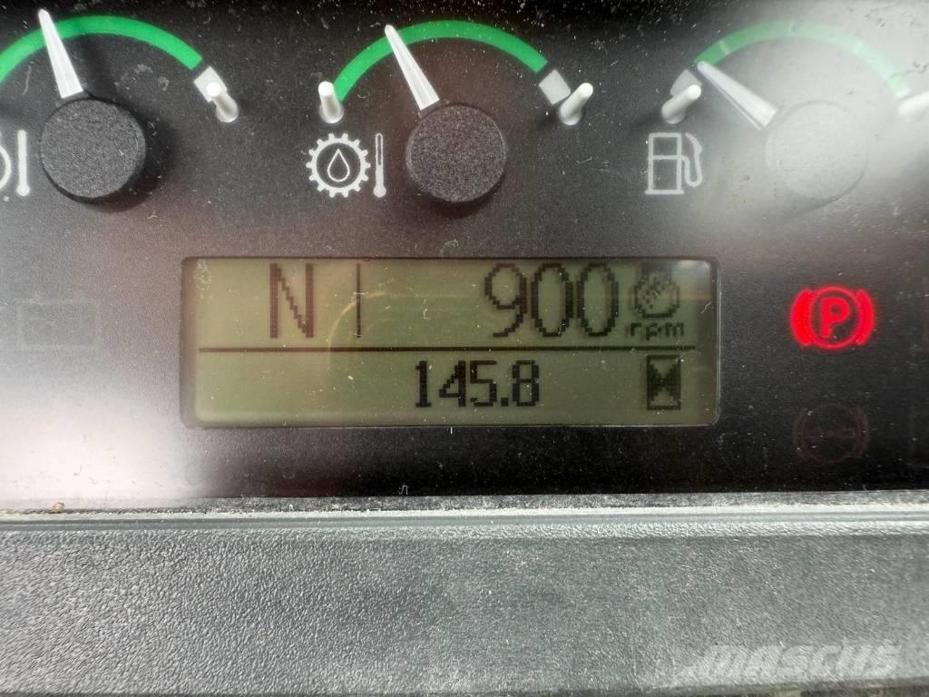 John Deere 710 J لوادر ذات جرافات عكسية